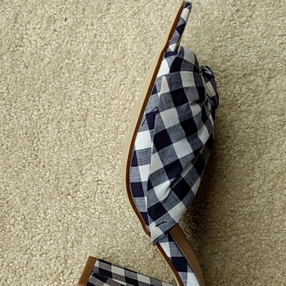Shoes - Picture 4 of 4